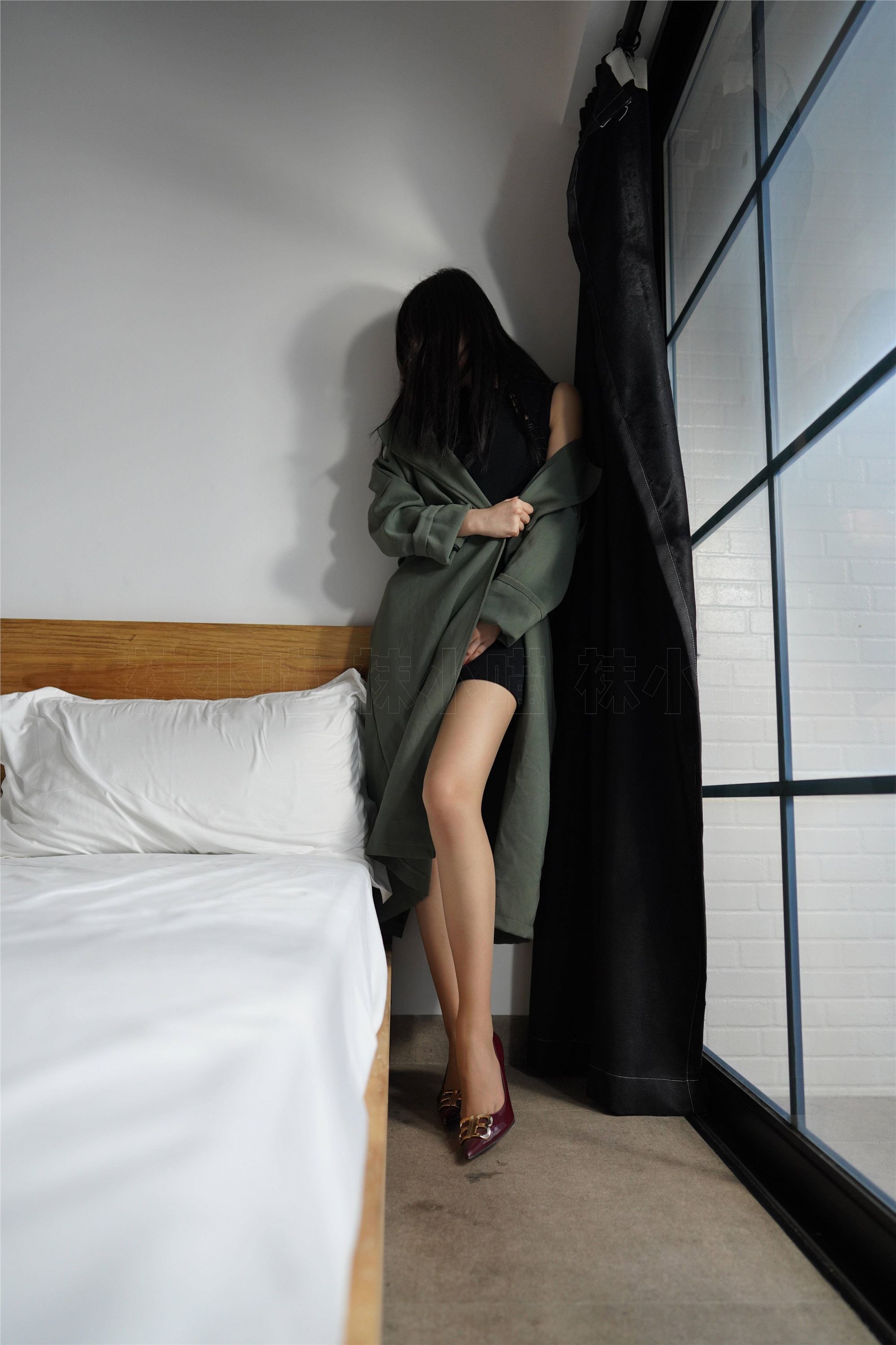 kittyWawa袜小喵  KT253 大衣×紧身裙